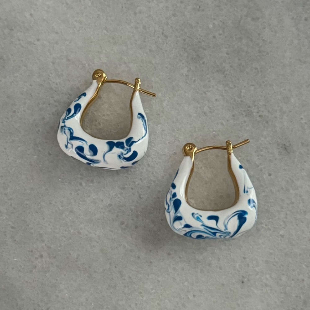COPY - Gold White Blue Painted Oriental Geometric Hoop Earrings 

Brand New - Picture 6 of 6